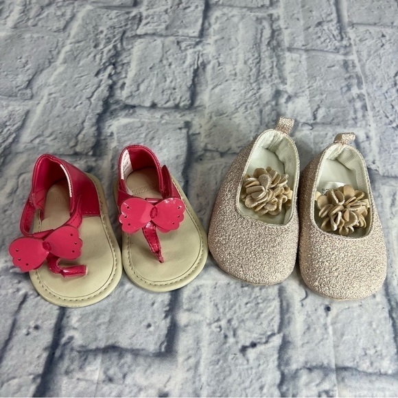 Two pairs of baby shoes size 1 - Picture 1 of 10